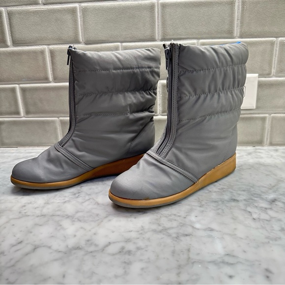 Vintage Retro Fashion Gray Snow Boot Wedge Size 7 - Picture 3 of 10